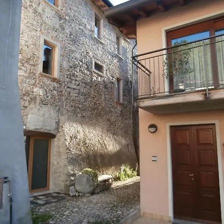 Maison d'hôtes La Grotta Dell'antica Calvasino - Jacuzzi 3*