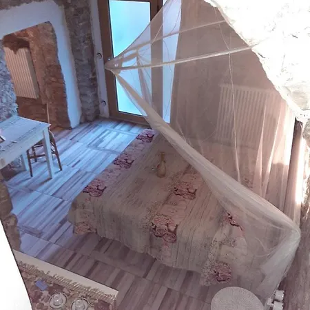 Maison d'hôtes La Grotta Dell'antica Calvasino - Jacuzzi Lezzeno