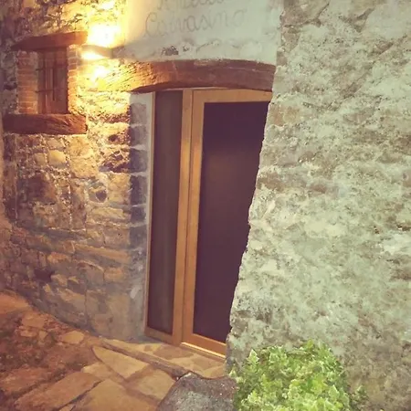 La Grotta Dell'antica Calvasino - Jacuzzi 3* 레체노