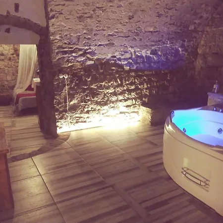 La Grotta Dell'antica Calvasino - Jacuzzi Gæstehus Lezzeno