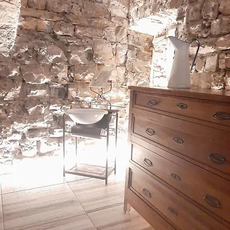 La Grotta Dell'antica Calvasino - Jacuzzi 3*