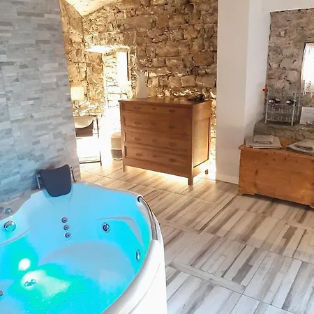 La Grotta Dell'antica Calvasino - Jacuzzi 3* 레체노