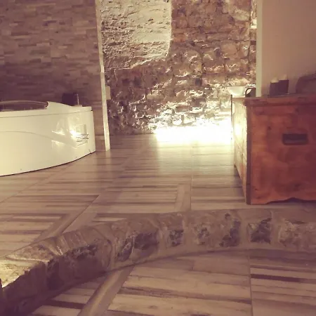 La Grotta Dell'antica Calvasino - Jacuzzi Gæstehus 3*